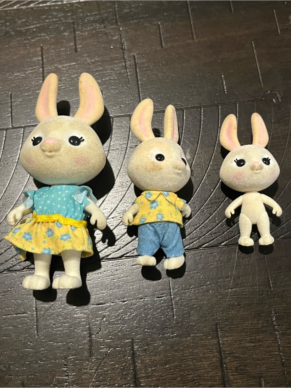 Honeybee Acres McScampers Bunnies bunny family mini figures